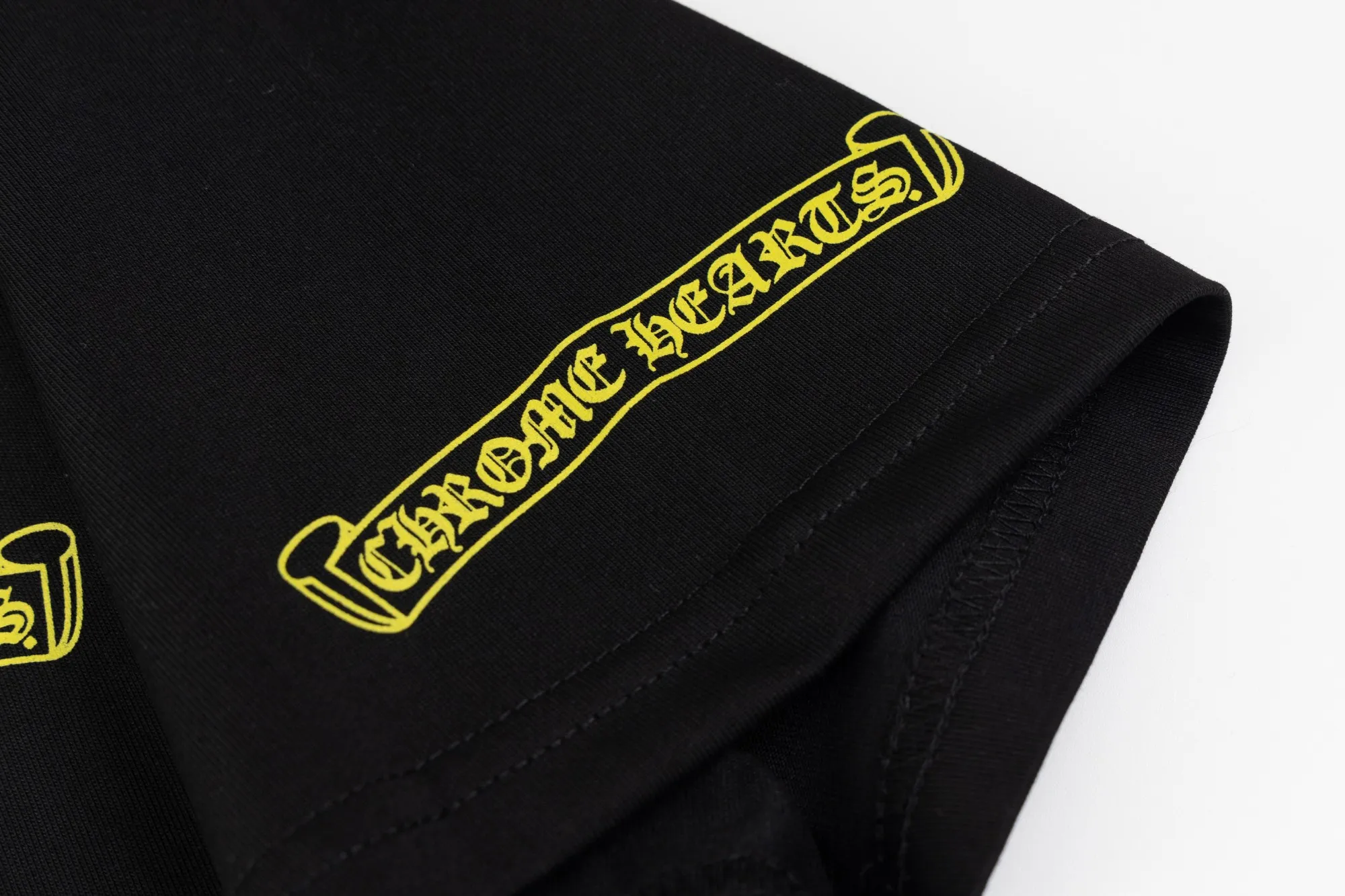 May 1st Welfare Style 🅿️116 - Crow Heart Short-sleeved T-shirt, same style for men and women - Made of original 280g 100% cotton fabric, soft and comfortable, threads are dyed in the same vat with zero color difference, exclusive quality difference currency, welcome to compare - Color: Black - Size: XS S M L